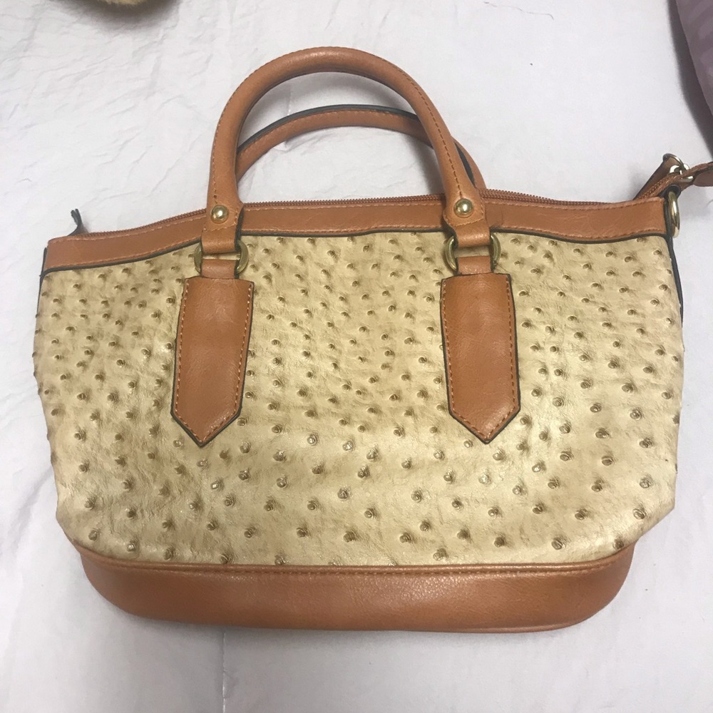 Light tan/brown handbag
